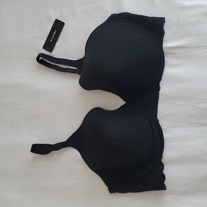 New Without Tags. Natori Black Underwire Lace Bra Size 40G